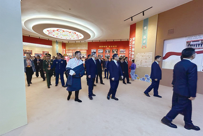 国家民委副主任段毅君率中央有关部门：赝挪喂鄹誓70年成就展